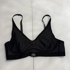 ALO Airlift Line Up Bra.